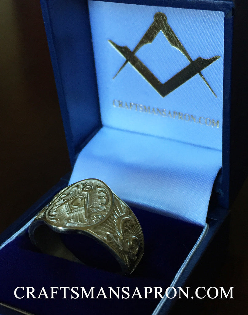 "The Windsor" Masonic Ring, Gold The Craftsman's Apron