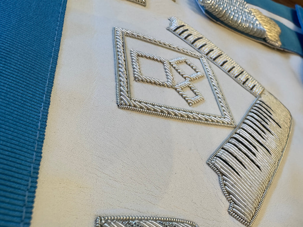 Pennsylvania Regulation Past Master's Embroidered Apron – The Craftsman ...